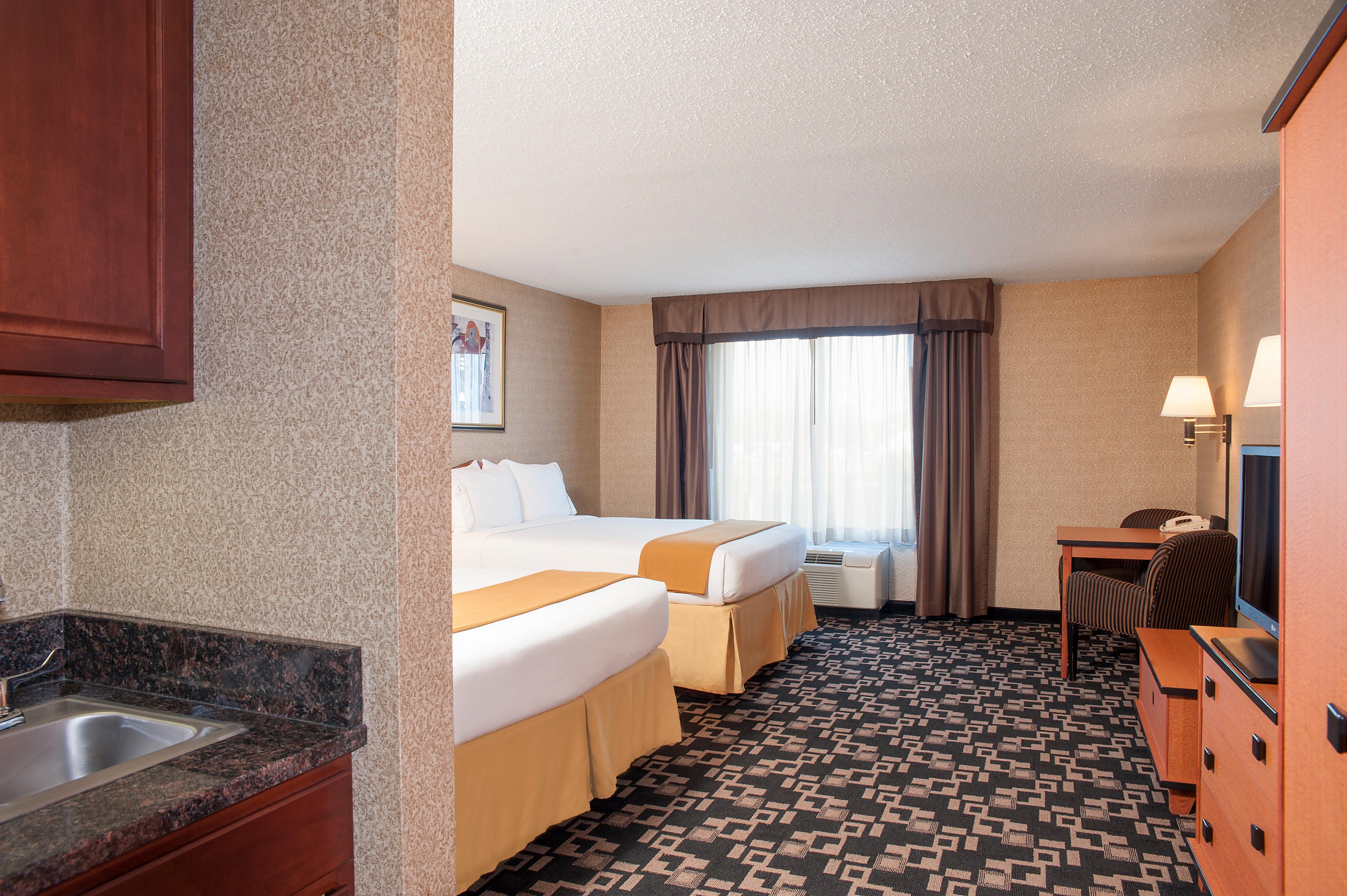 Holiday Inn Express Hotel & Suites Greenwood Luaran gambar
