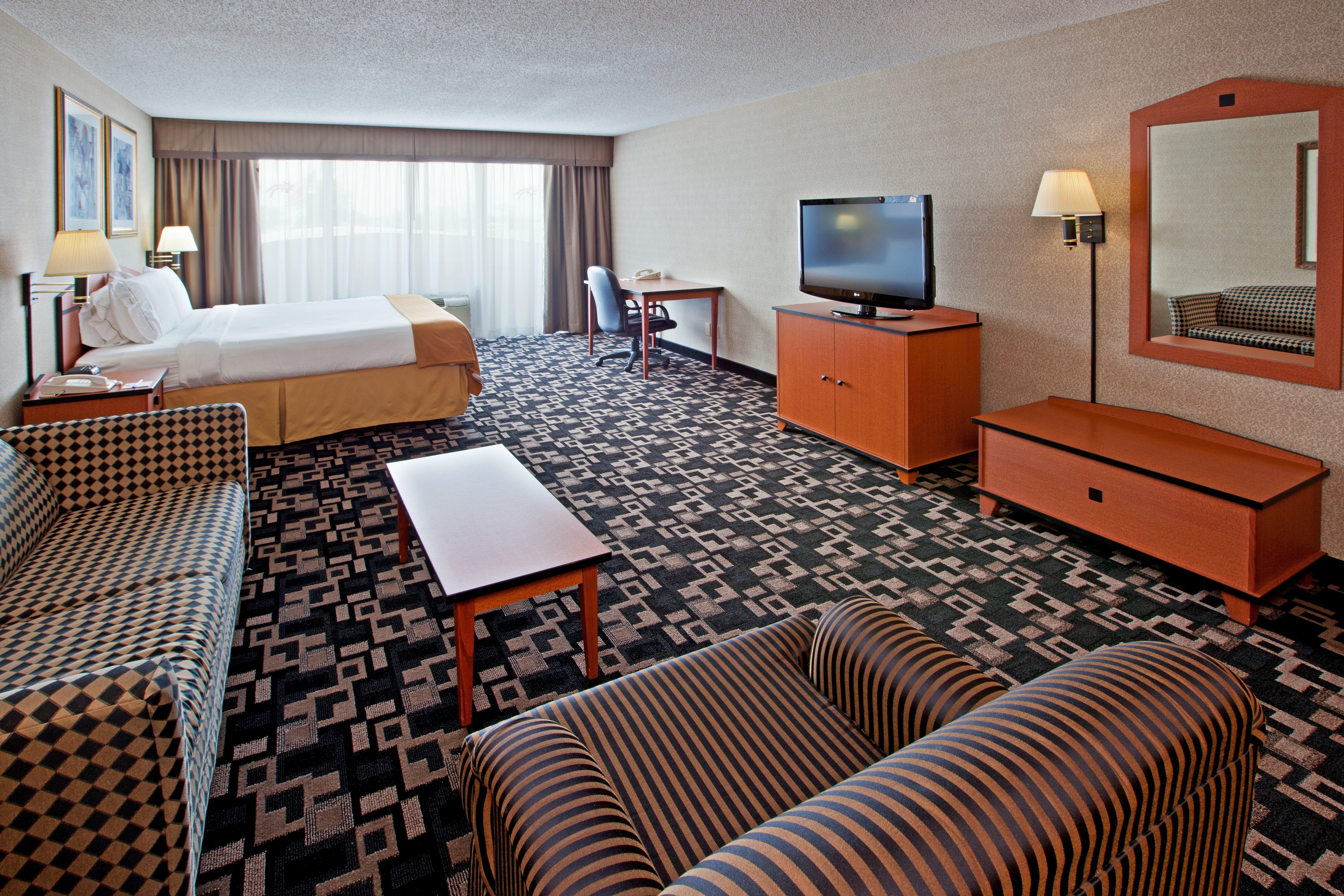 Holiday Inn Express Hotel & Suites Greenwood Luaran gambar